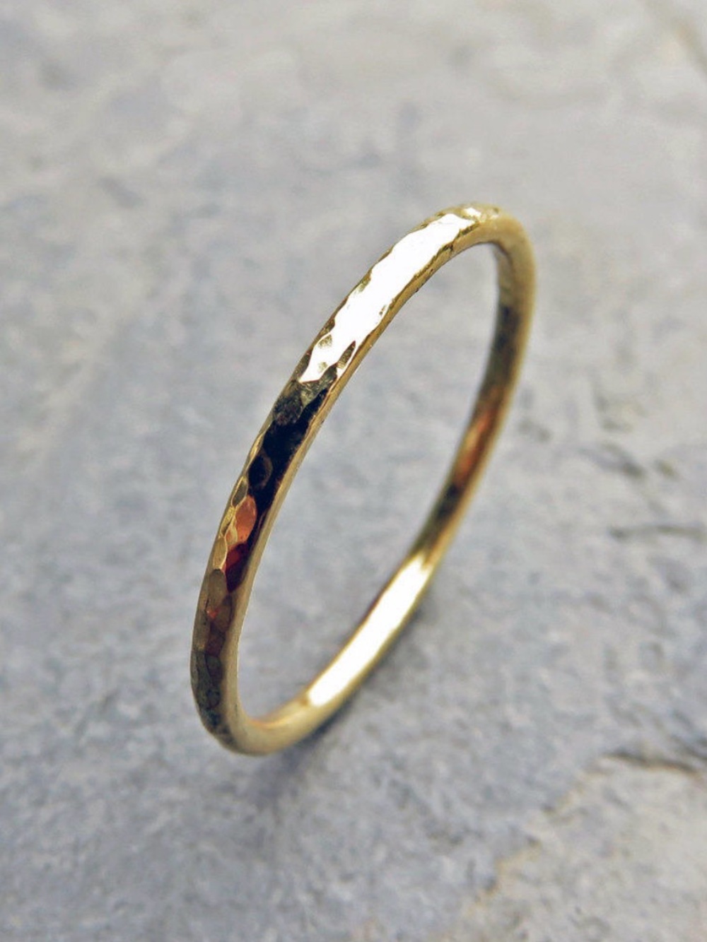 Men’s wedding band Hammered 18k Gold Ring size 10
